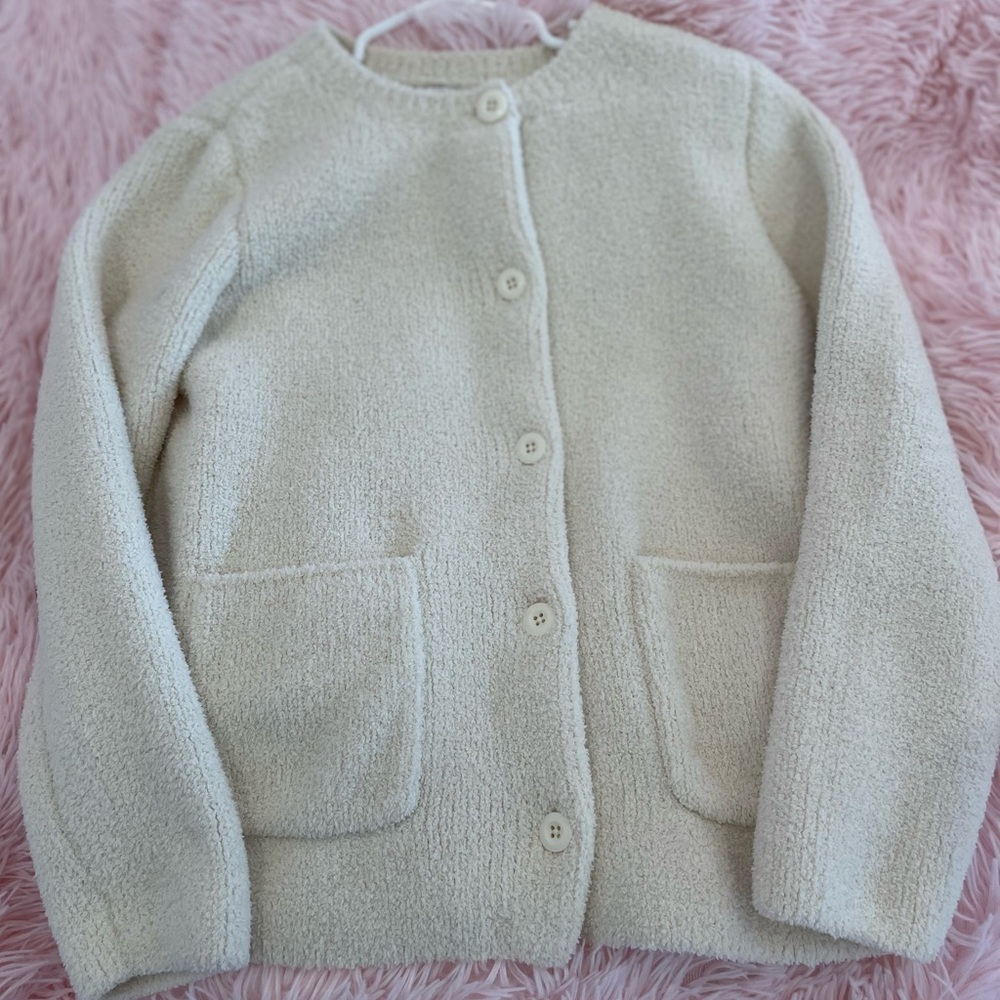 Gorgeous thick warm cream Hanna Anderson sweater (size 8)